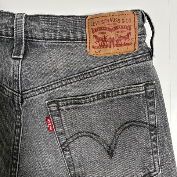 Levis 501 Womens High Rise Distressed Denim Shorts Faded Black Size 27 Button - Picture 6 of 7